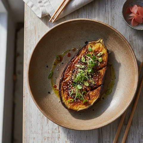 Gebackene Aubergine mit Miso-Glasur